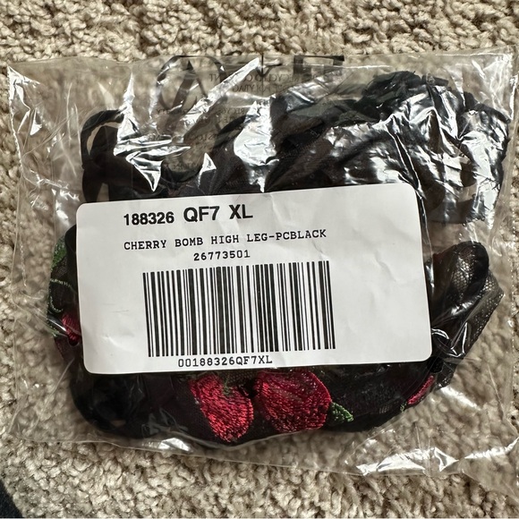 NWT Victoria’s Secret Crotchless Cherry Embroidered Open Back Panty - Picture 7 of 10
